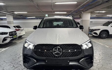 Mercedes-Benz GLE, 2025 год, 14 300 000 рублей, 2 фотография