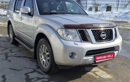 Nissan Pathfinder, 2012 год, 2 100 000 рублей, 1 фотография