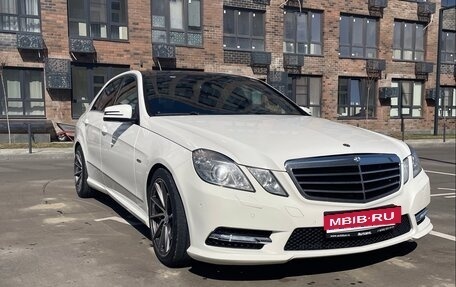 Mercedes-Benz E-Класс, 2012 год, 1 400 000 рублей, 1 фотография