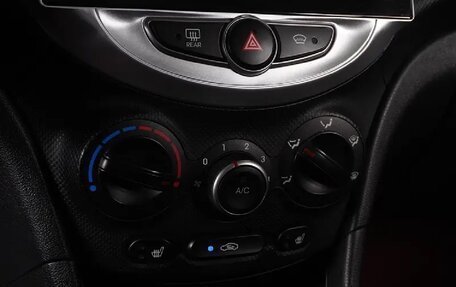 Hyundai Solaris II рестайлинг, 2015 год, 1 200 000 рублей, 16 фотография