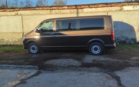 Volkswagen Caravelle T6 рестайлинг, 2016 год, 2 800 000 рублей, 11 фотография