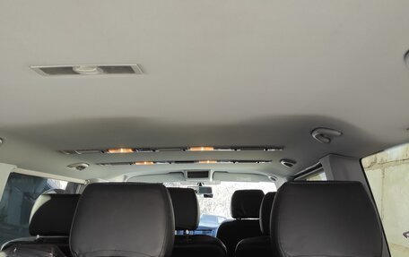 Volkswagen Caravelle T6 рестайлинг, 2016 год, 2 800 000 рублей, 14 фотография