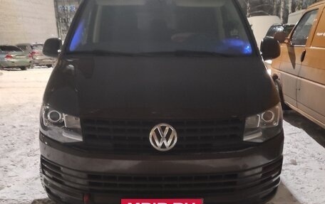 Volkswagen Caravelle T6 рестайлинг, 2016 год, 2 800 000 рублей, 6 фотография