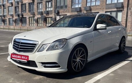 Mercedes-Benz E-Класс, 2012 год, 1 400 000 рублей, 2 фотография