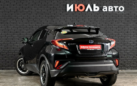 Toyota C-HR I рестайлинг, 2018 год, 2 370 000 рублей, 7 фотография