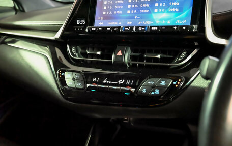 Toyota C-HR I рестайлинг, 2018 год, 2 370 000 рублей, 17 фотография