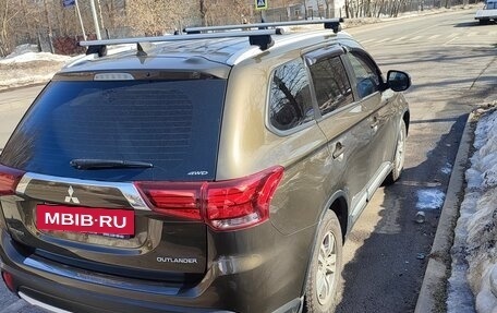 Mitsubishi Outlander III рестайлинг 3, 2018 год, 2 250 000 рублей, 17 фотография