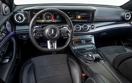 Mercedes-Benz E-Класс, 2017 год, 2 500 000 рублей, 6 фотография