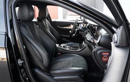 Mercedes-Benz E-Класс, 2017 год, 2 500 000 рублей, 8 фотография