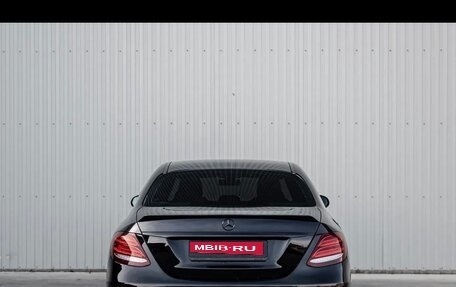 Mercedes-Benz E-Класс, 2017 год, 2 500 000 рублей, 3 фотография