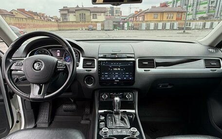 Volkswagen Touareg III, 2012 год, 1 950 000 рублей, 2 фотография