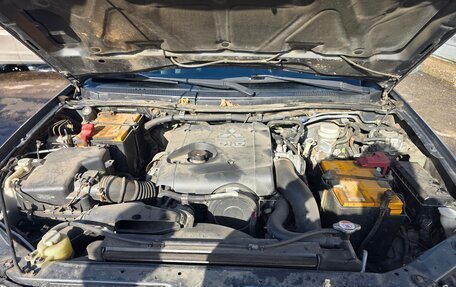 Mitsubishi Pajero Sport II рестайлинг, 2013 год, 1 850 000 рублей, 8 фотография