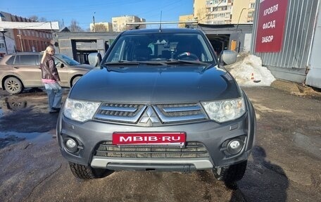 Mitsubishi Pajero Sport II рестайлинг, 2013 год, 1 850 000 рублей, 4 фотография