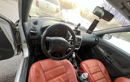 Mitsubishi Carisma I, 2001 год, 120 000 рублей, 3 фотография