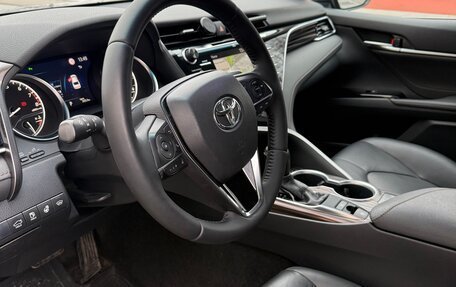 Toyota Camry, 2020 год, 3 160 000 рублей, 10 фотография