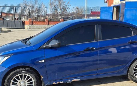 Hyundai Solaris II рестайлинг, 2011 год, 500 000 рублей, 5 фотография