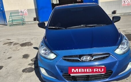 Hyundai Solaris II рестайлинг, 2011 год, 500 000 рублей, 6 фотография