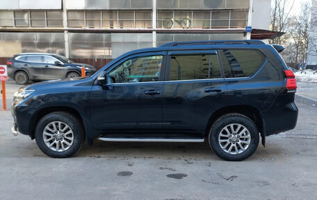 Toyota Land Cruiser Prado 150 рестайлинг 2, 2020 год, 6 000 000 рублей, 5 фотография