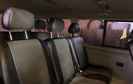 Volkswagen Caravelle T5, 2012 год, 1 600 000 рублей, 11 фотография