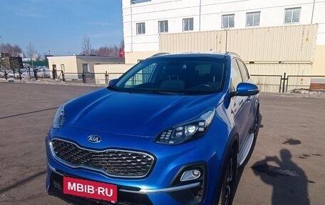 KIA Sportage IV рестайлинг, 2020 год, 2 400 000 рублей, 1 фотография