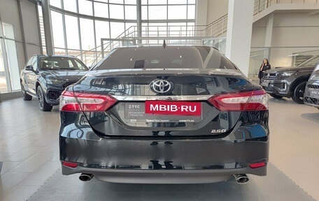 Toyota Camry, 2023 год, 3 499 000 рублей, 10 фотография