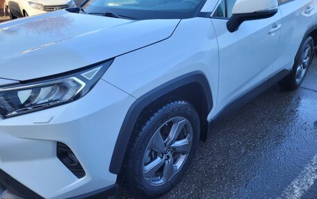 Toyota RAV4, 2021 год, 3 400 000 рублей, 4 фотография