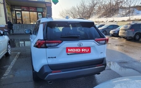 Toyota RAV4, 2021 год, 3 400 000 рублей, 2 фотография