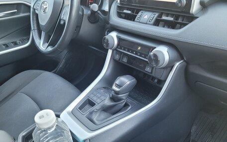 Toyota RAV4, 2021 год, 3 400 000 рублей, 7 фотография