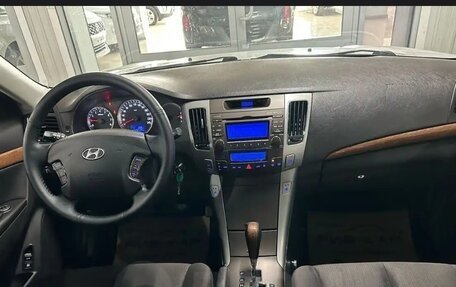 Hyundai Sonata VI, 2010 год, 840 000 рублей, 11 фотография