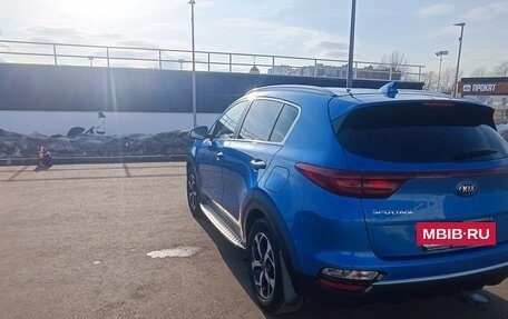 KIA Sportage IV рестайлинг, 2020 год, 2 400 000 рублей, 3 фотография