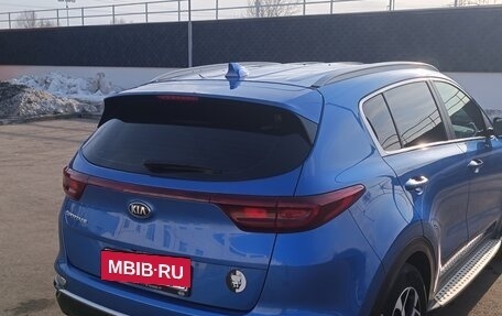 KIA Sportage IV рестайлинг, 2020 год, 2 400 000 рублей, 21 фотография