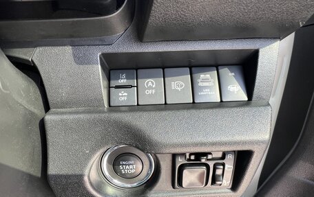 Suzuki Jimny, 2021 год, 1 990 000 рублей, 22 фотография