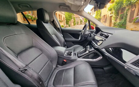 Jaguar I-Pace I, 2019 год, 3 850 000 рублей, 9 фотография