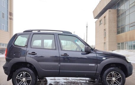 Chevrolet Niva I рестайлинг, 2019 год, 670 000 рублей, 3 фотография