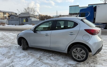 Mazda Demio IV, 2017 год, 960 000 рублей, 2 фотография