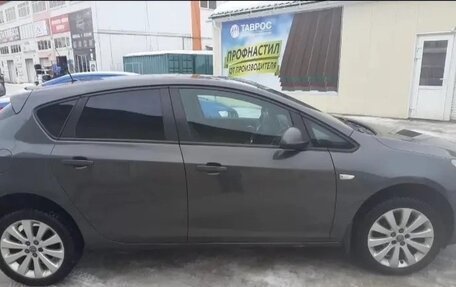 Opel Astra J, 2011 год, 750 000 рублей, 3 фотография