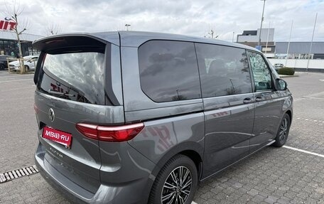 Volkswagen Multivan, 2022 год, 5 100 000 рублей, 3 фотография