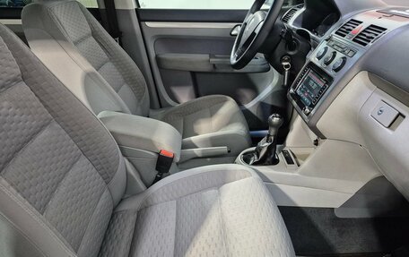 Volkswagen Touran III, 2008 год, 750 000 рублей, 13 фотография