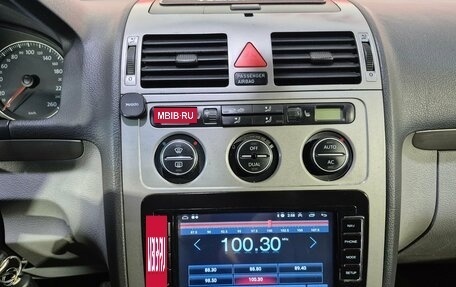 Volkswagen Touran III, 2008 год, 750 000 рублей, 17 фотография