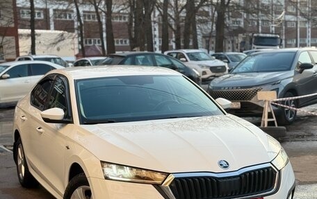 Skoda Octavia IV, 2021 год, 2 320 000 рублей, 2 фотография