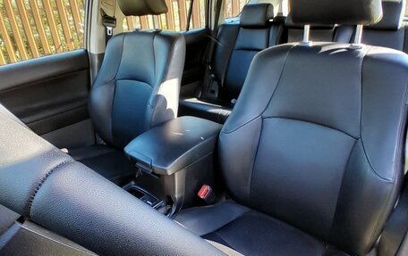 Toyota Land Cruiser Prado 150 рестайлинг 2, 2010 год, 2 390 000 рублей, 6 фотография