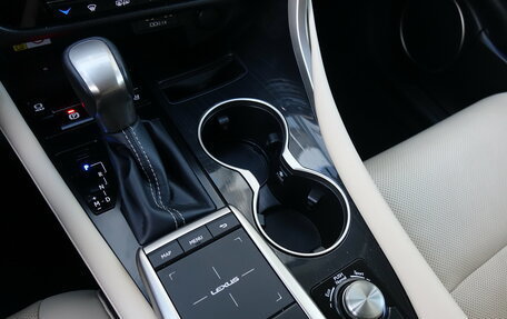 Lexus RX IV рестайлинг, 2022 год, 6 400 000 рублей, 13 фотография