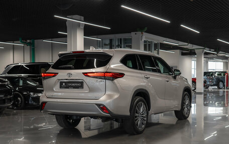 Toyota Highlander, 2025 год, 5 900 000 рублей, 5 фотография