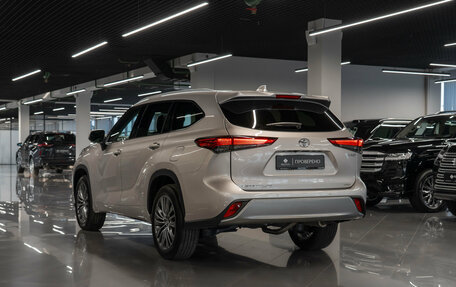 Toyota Highlander, 2025 год, 5 900 000 рублей, 6 фотография