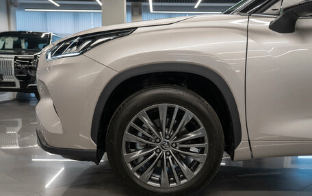 Toyota Highlander, 2025 год, 5 900 000 рублей, 30 фотография