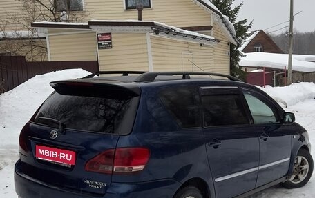 Toyota Avensis Verso I рестайлинг, 2002 год, 360 000 рублей, 1 фотография