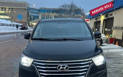Hyundai Grand Starex Grand Starex I рестайлинг 2, 2019 год, 4 280 000 рублей, 1 фотография