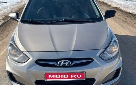Hyundai Solaris II рестайлинг, 2012 год, 560 000 рублей, 1 фотография
