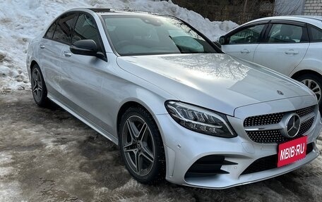 Mercedes-Benz C-Класс, 2018 год, 2 400 000 рублей, 1 фотография