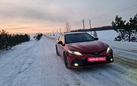 Toyota Camry, 2021 год, 2 900 000 рублей, 9 фотография